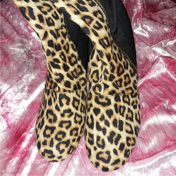 Over-the-knee wedge leopard or cheetah boot - Picture 2 of 7